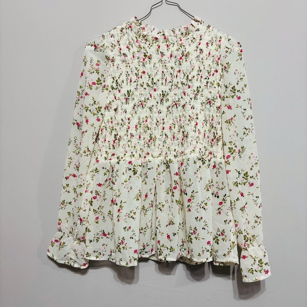 Mi Ami Women XS Cream Boho‎ Floral Smocked Peplum Blouse Ruffle Neck 60580FR